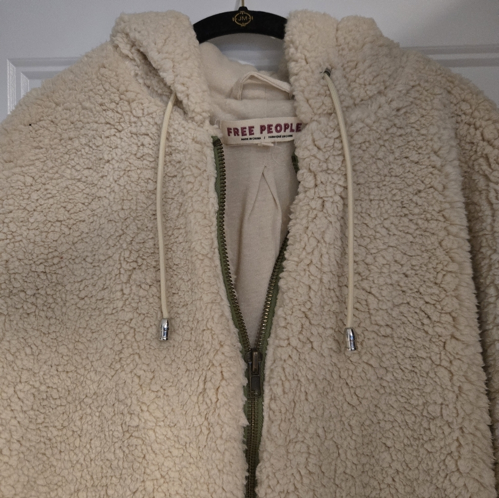 Free People Cozy Cream Sherpa Long Hooded Coat W/ Army Green 2way Zipper. Size S - Picture 3 of 9